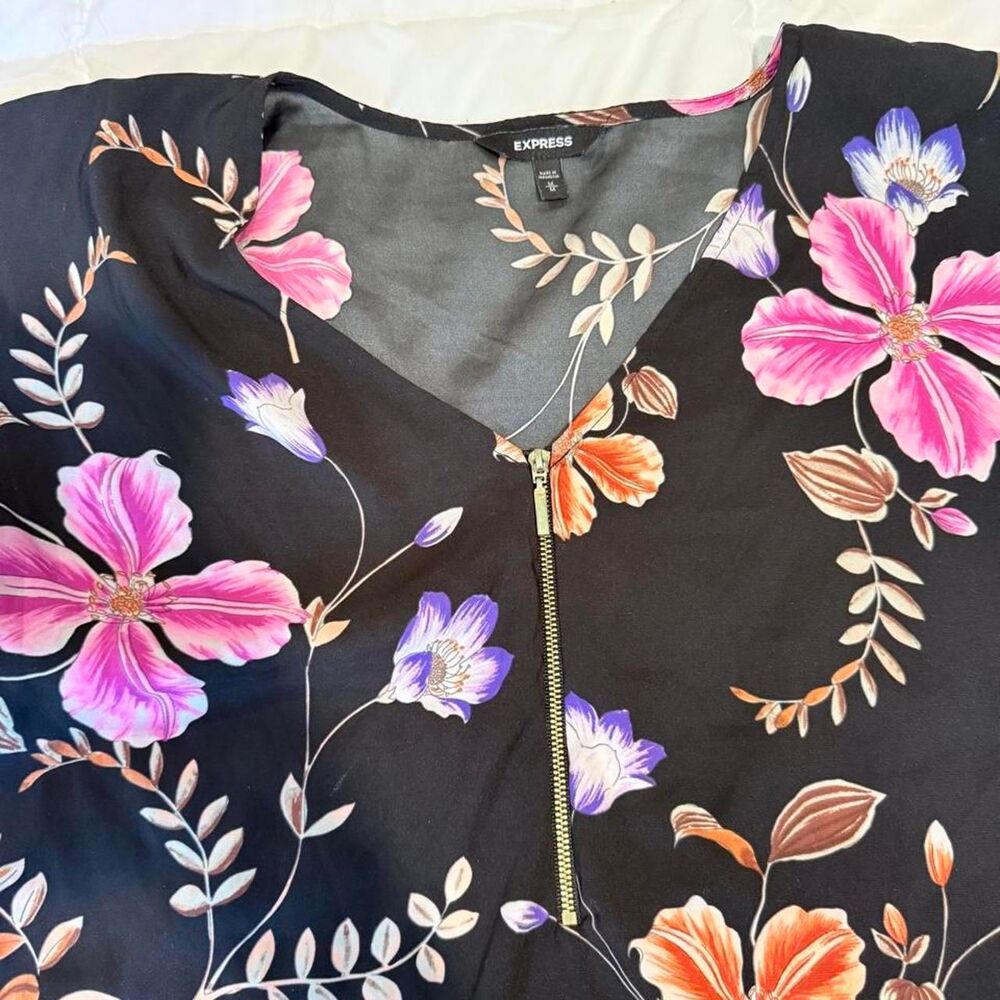 Express Blouse - Picture 2 of 3